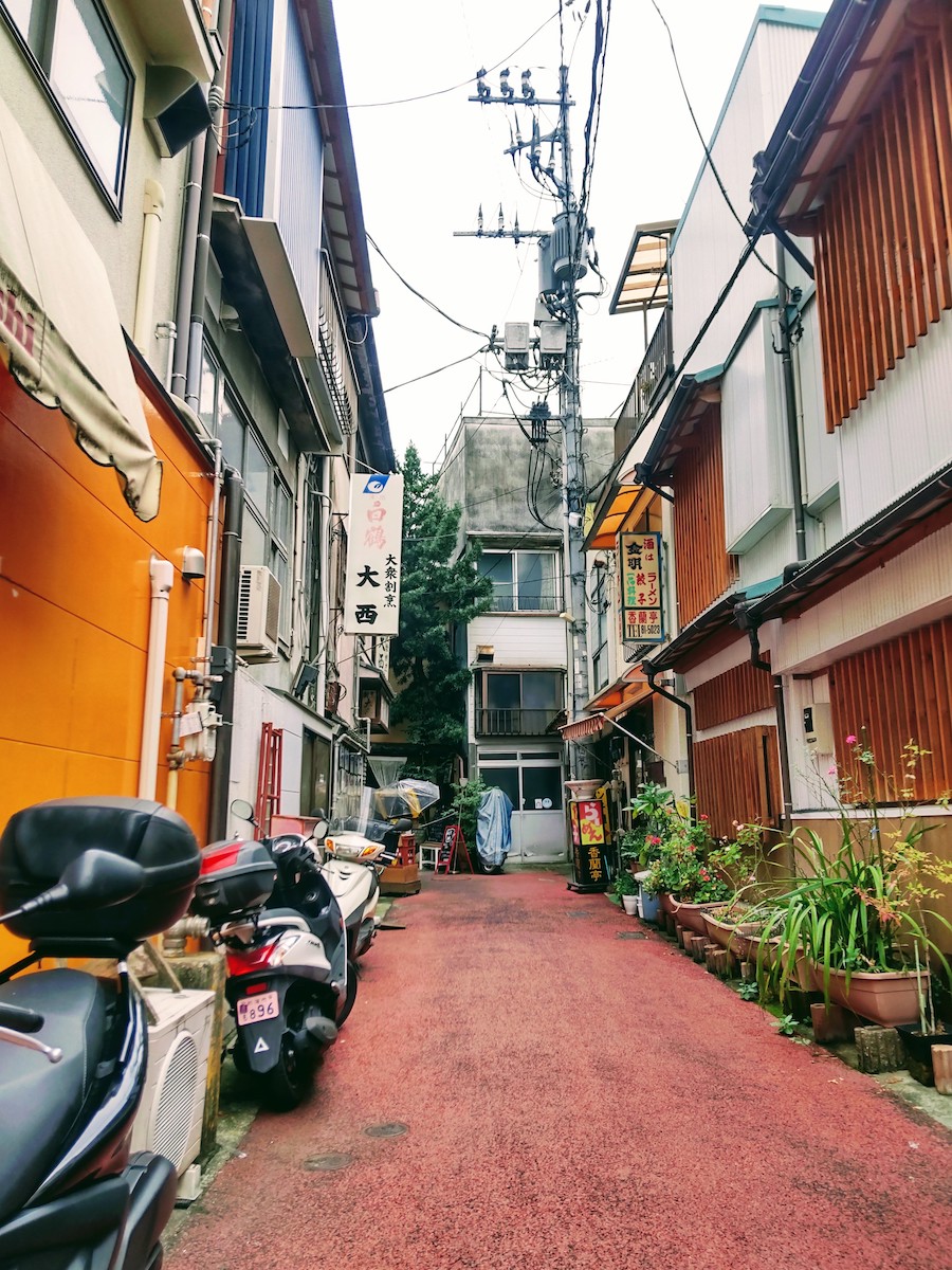 A nostalgic path in Atami
