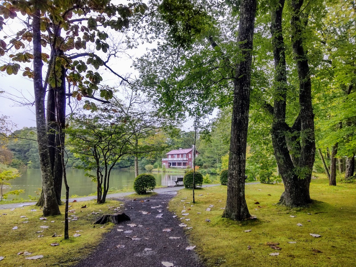 A quiet path at Karuizawa Taliesin